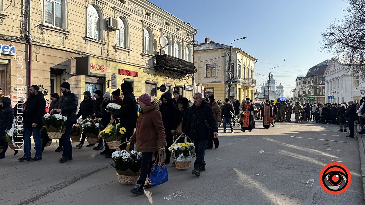 Коломияни провели в останню дорогу воїна Івана Федюка 10