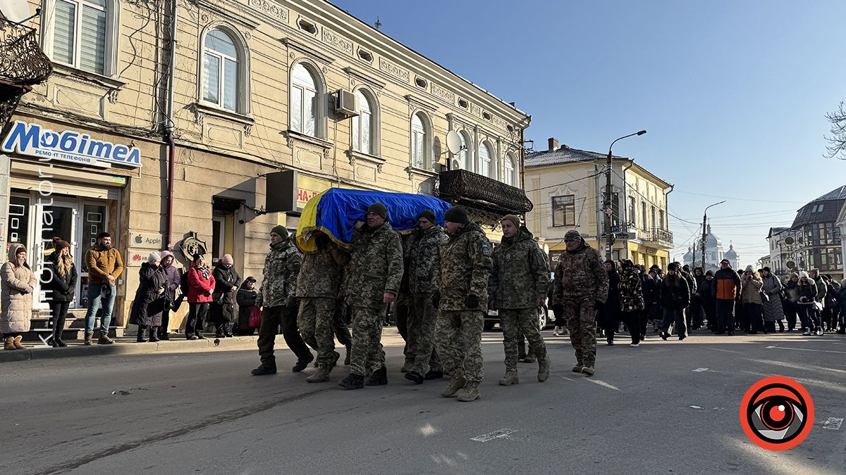 Коломияни провели в останню дорогу воїна Івана Федюка 9