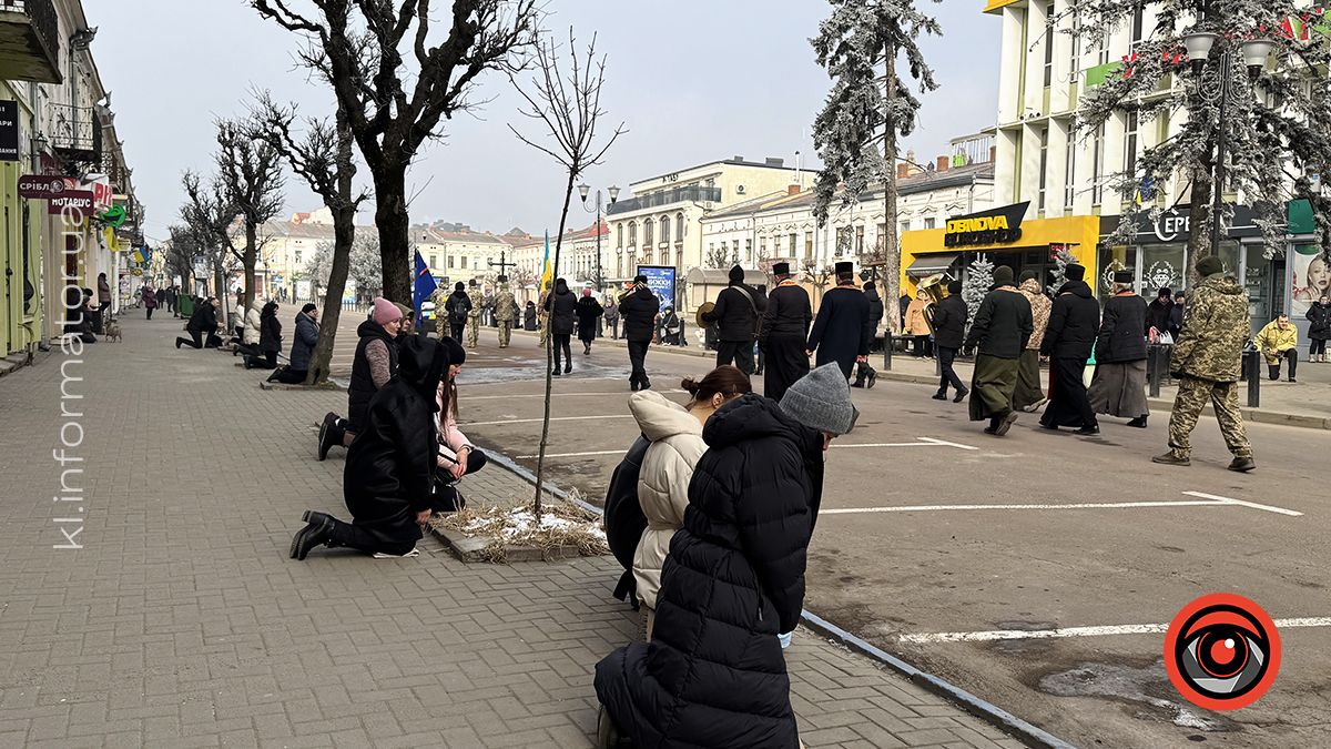 У Коломиї віддали останню шану захиснику Олегу Дутчаку 11