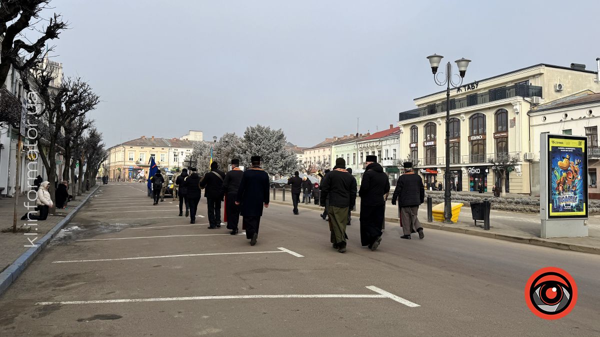 У Коломиї віддали останню шану захиснику Олегу Дутчаку 13