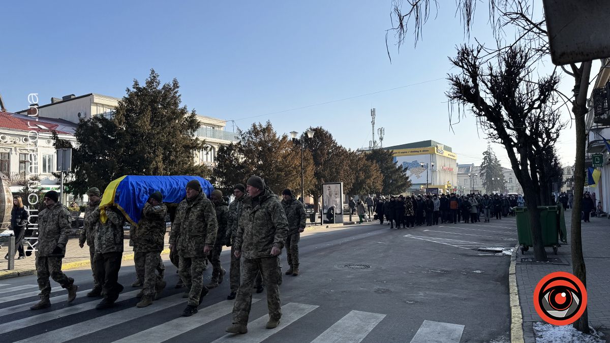 Коломияни провели в останню дорогу воїна Івана Федюка 16