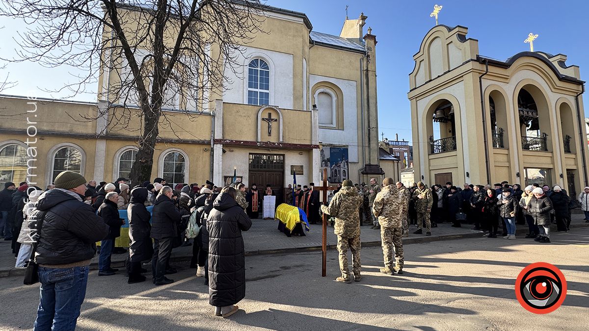 Коломияни провели в останню дорогу воїна Івана Федюка 6