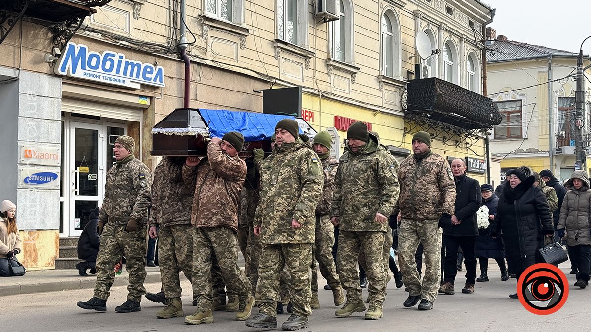 У Коломиї віддали останню шану захиснику Олегу Дутчаку 7