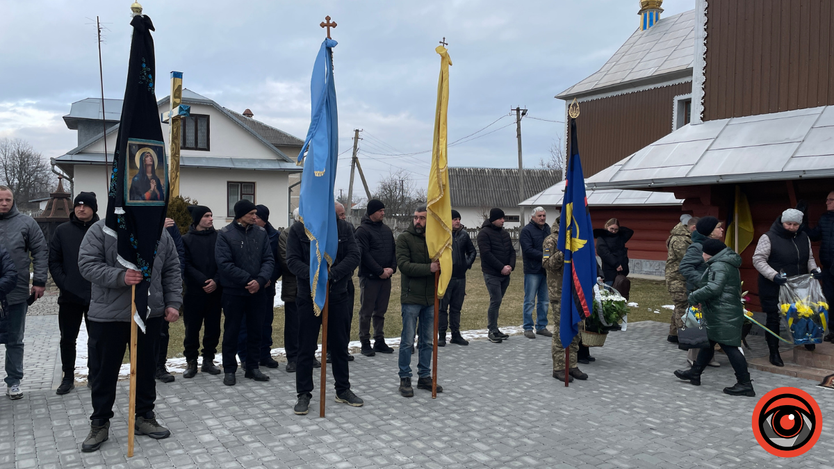 Коломийська громада провела в останню дорогу Героя Олега Дутчака 1