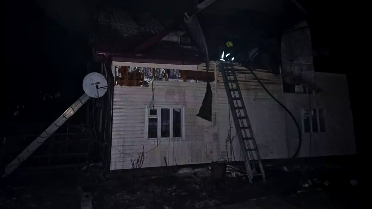 На Надвірнянщині горів житловий будинок 1