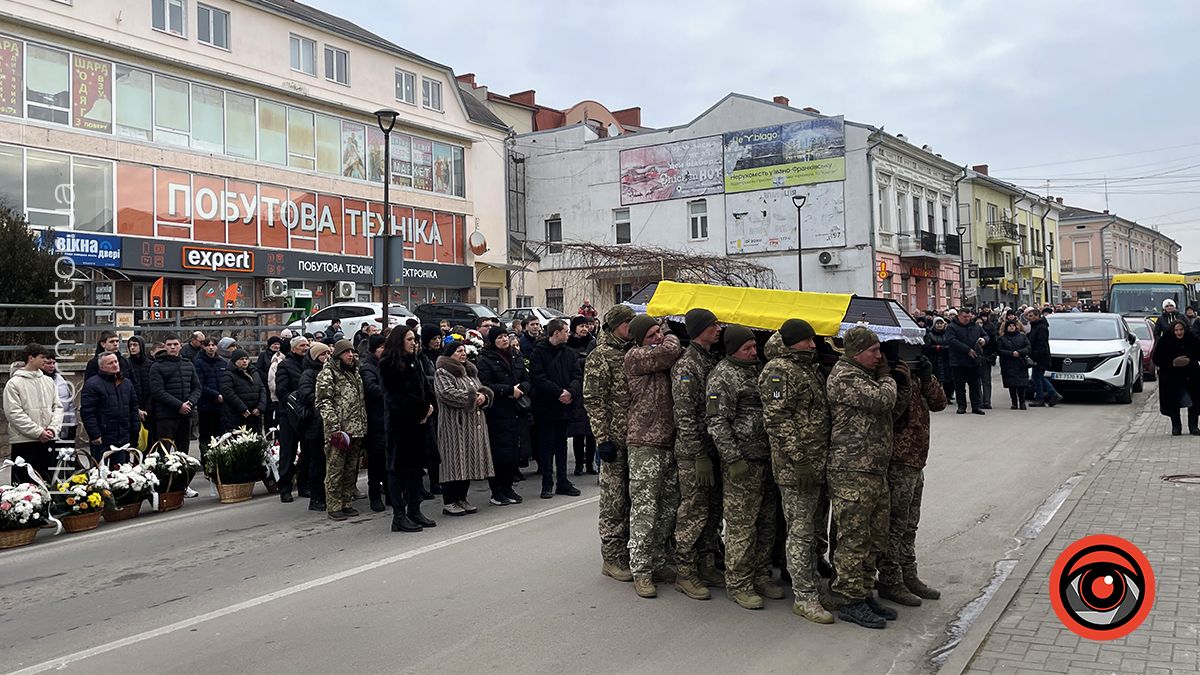 Коломия попрощалася із Героєм Русланом Возним 13