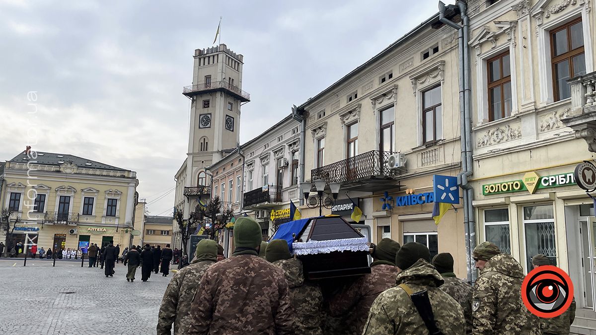 Коломия попрощалася із Героєм Русланом Возним 11