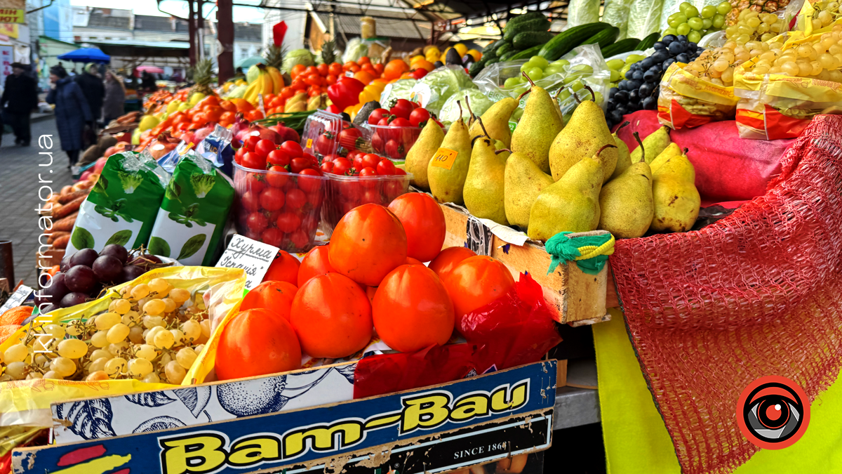 Сезонні мандарини та зовсім не сезонна полуниця: які ціни на ринку в Коломиї 1 лютого 1