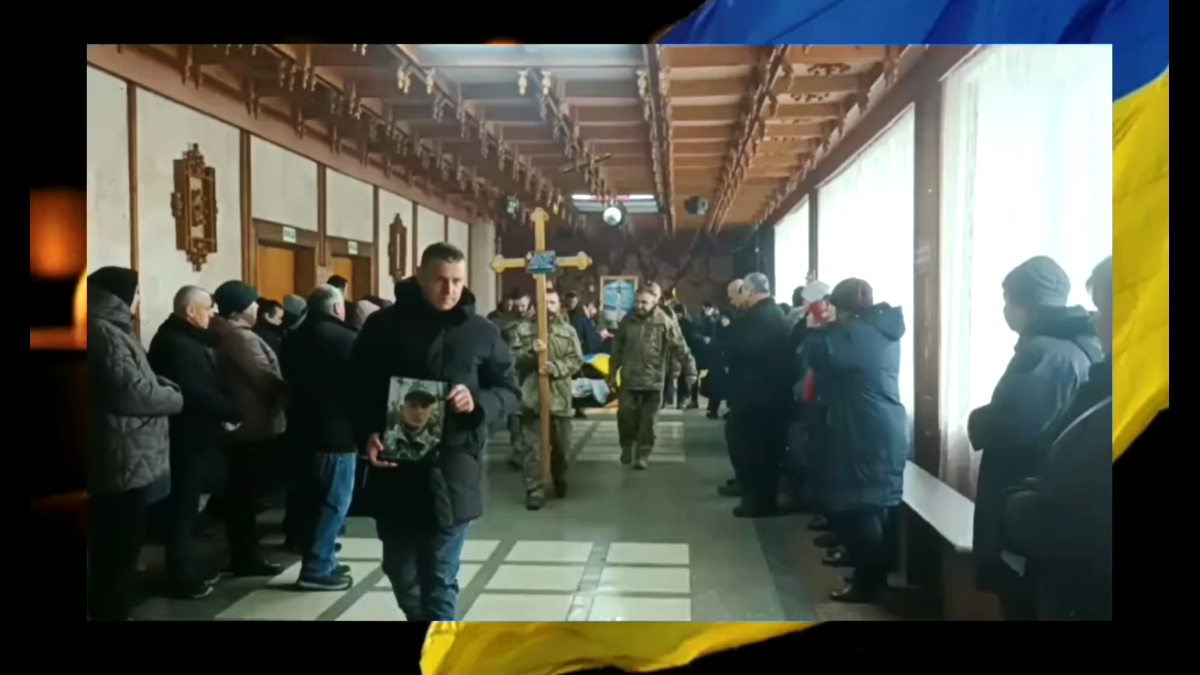 У Турці в останню путь провели воїна Мирослава Марущака 3