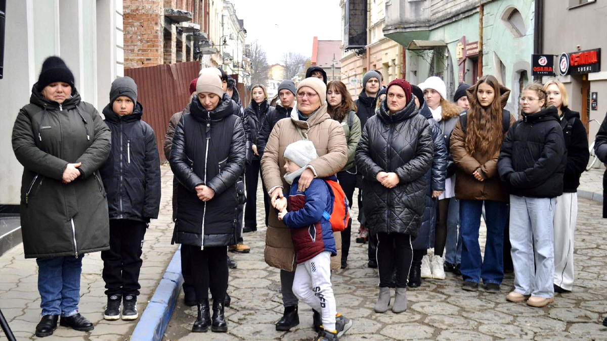 У Коломиї відкрили меморіальну дошку загиблому воїну Володимиру Бобику 3