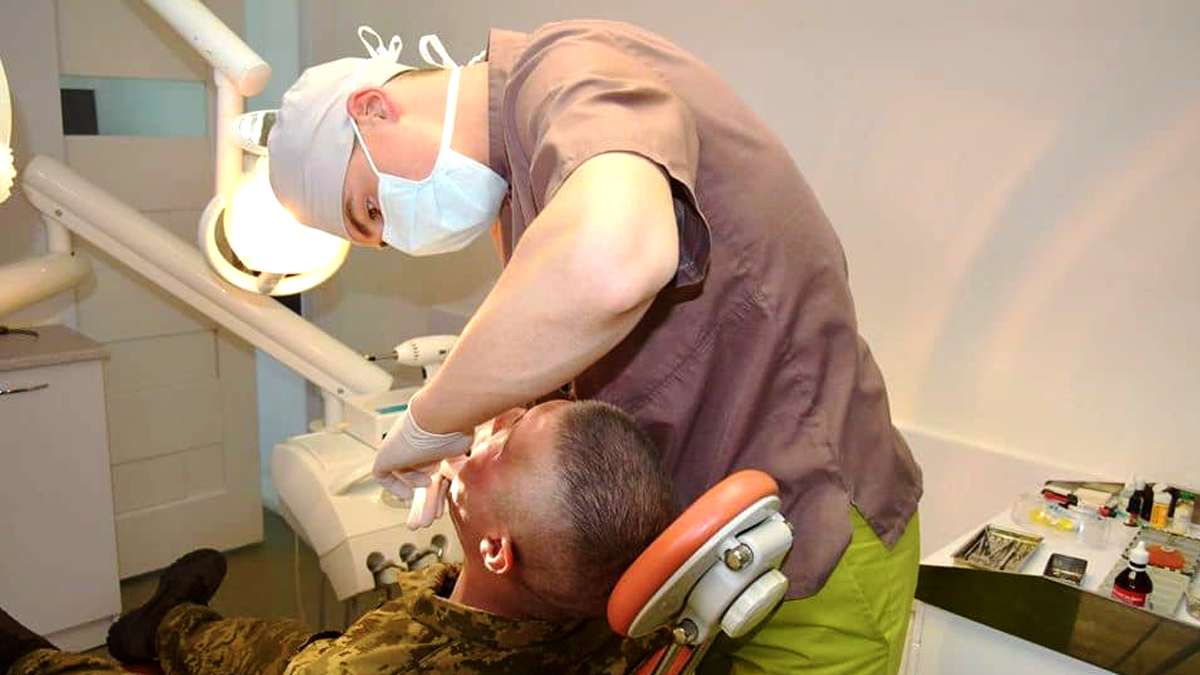 Ветерани та військовослужбовці можуть безкоштовно отримати стоматологічні послуги