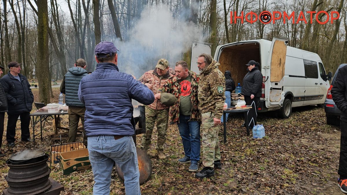 Алея добровольців у Коломия поповнилась молодими дубами, а крім того цей день відзначили іншими спортивно-масовими заходами