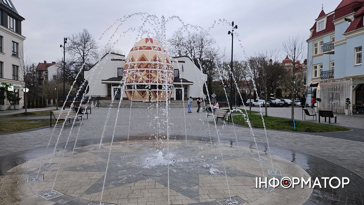 У Коломиї після зимової паузи запрацювали фонтани перед Писанкою 5