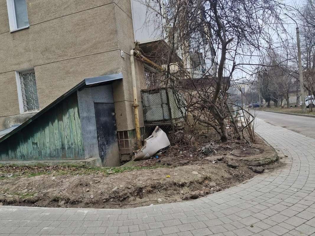 Коломиян штрафуватимуть за засмічені прибудинкові території 1