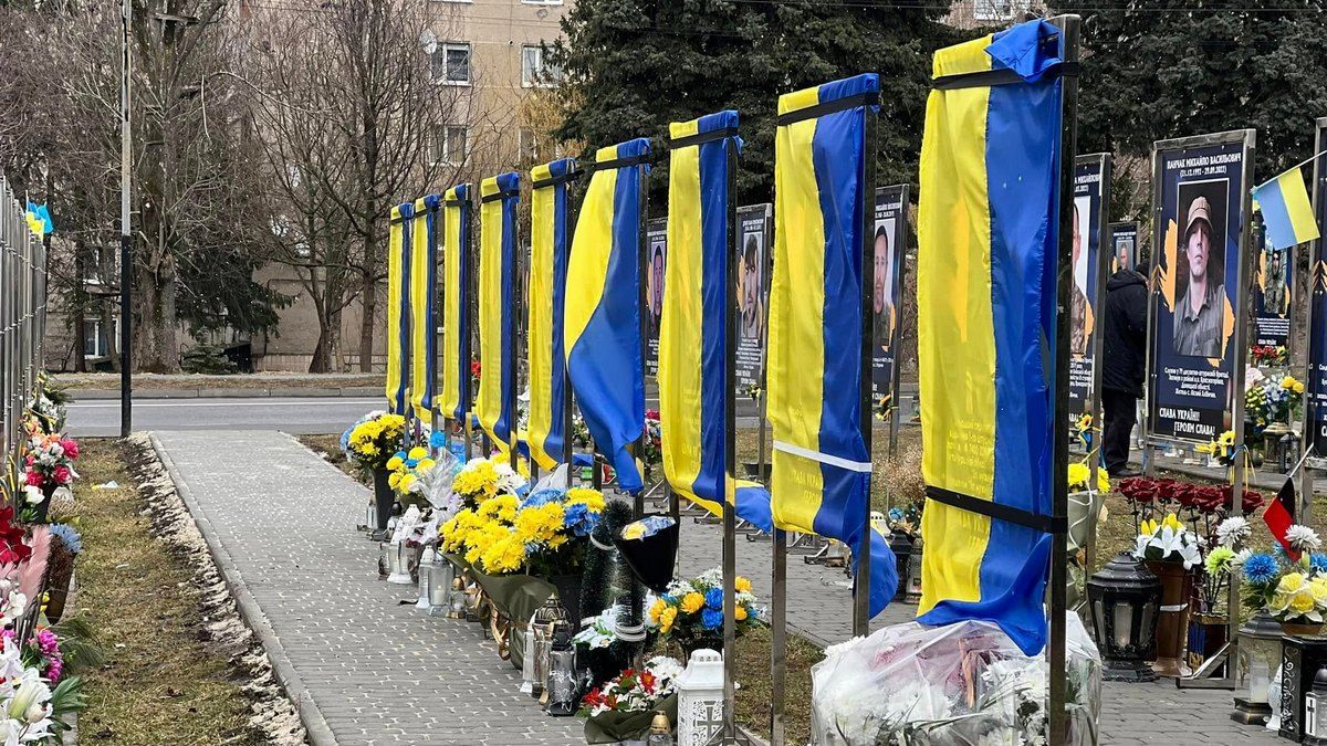 Алея пам'яті в Отинії поповнилася новими іменами та портретами полеглих воїнів 1