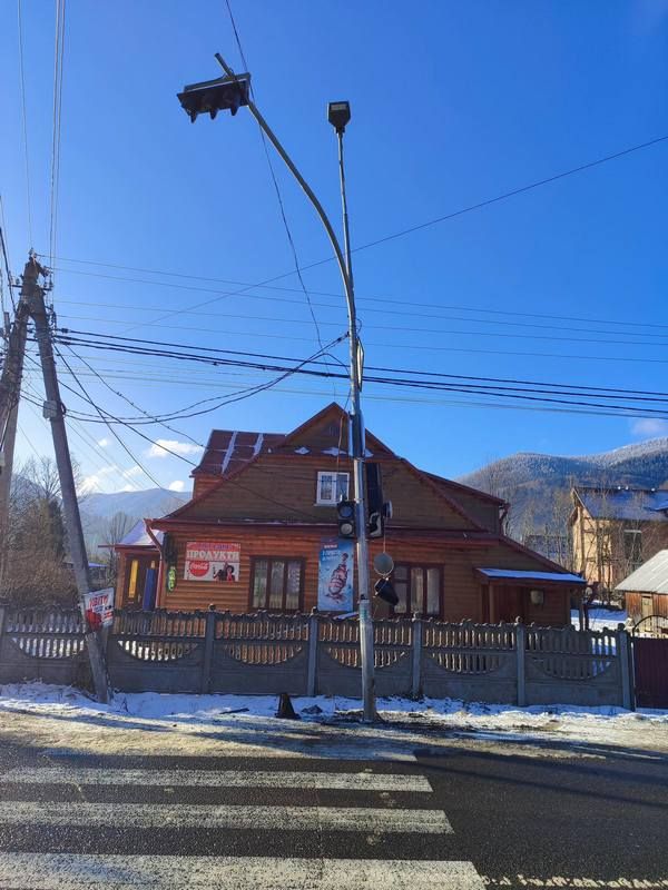 У Татарові невідомі на авто розбили світлофори 2