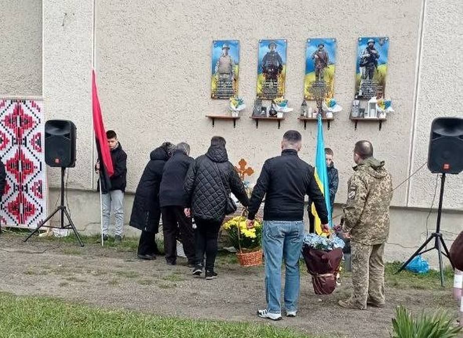 Пам'ятну дошку Герою Сергію Лавруку відкрили у Княждворі 6