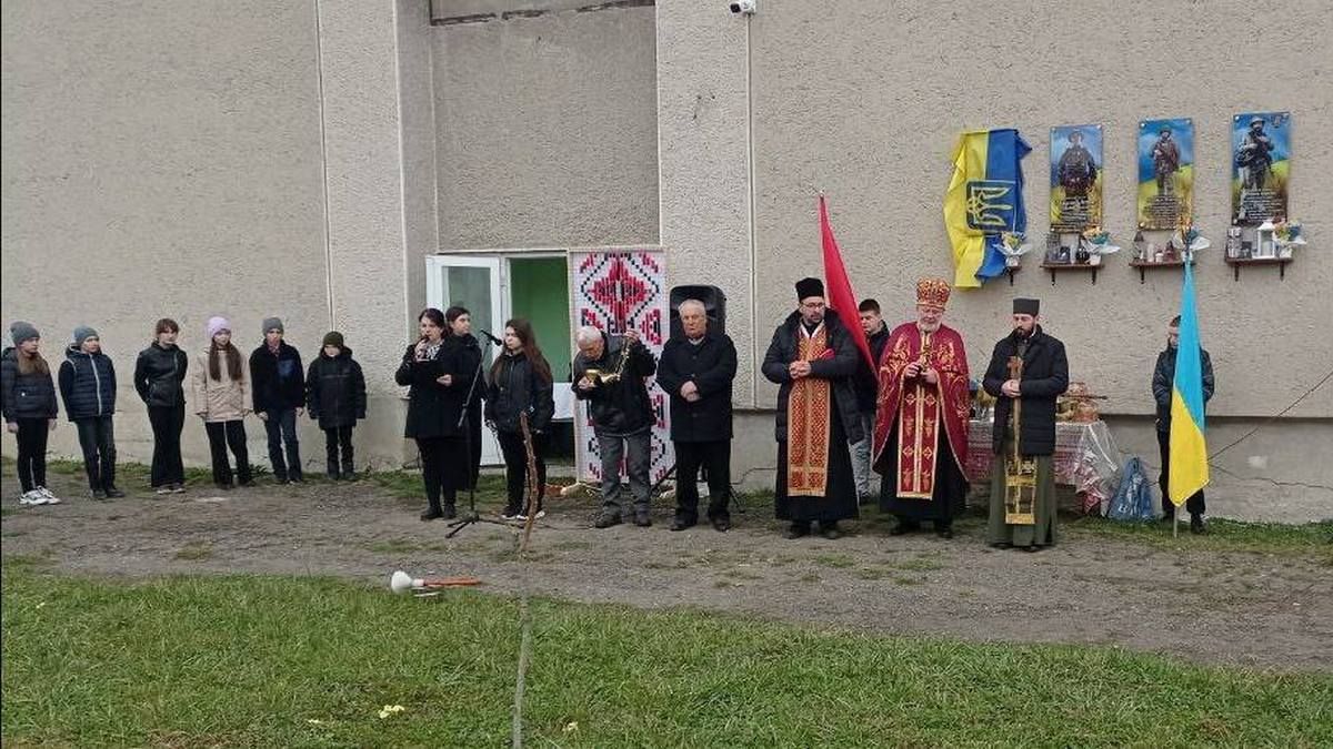 Пам'ятну дошку Герою Сергію Лавруку відкрили у Княждворі 2