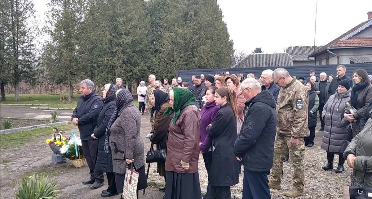 Пам'ятну дошку Герою Сергію Лавруку відкрили у Княждворі 5