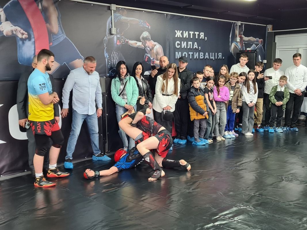 На Снятинщині відкрили новий спортивний зал для борців ММА 3