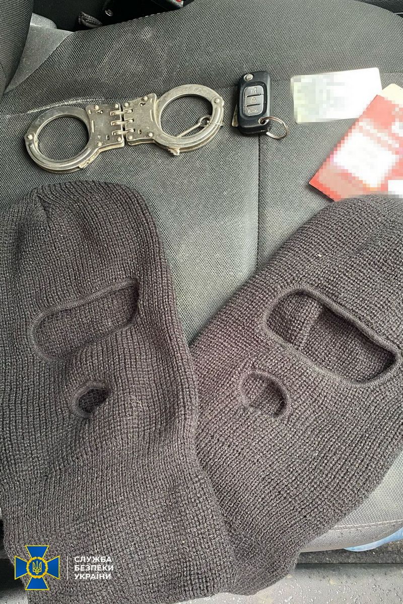 Рекет вибивав молотком данину з мобілізованих і онкохворих. Банда діяла на Прикарпатті, Буковині й Хмельниччині 6