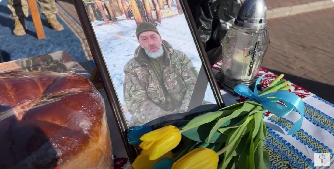 У Косові віддали данину шани полеглому воїну Василю Дідківському 3