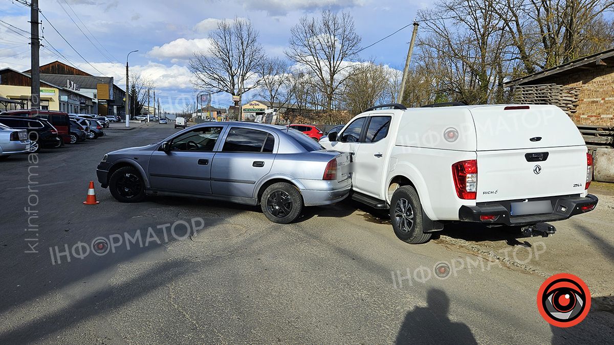 На вулиці Майданського у Коломиї зіткнулися автівки 4