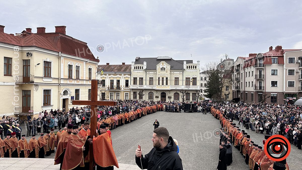 У Коломиї відбулась Хресна дорога по місту 9