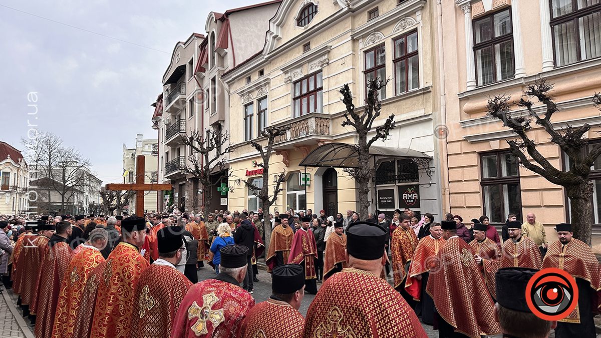 У Коломиї відбулась Хресна дорога по місту 16