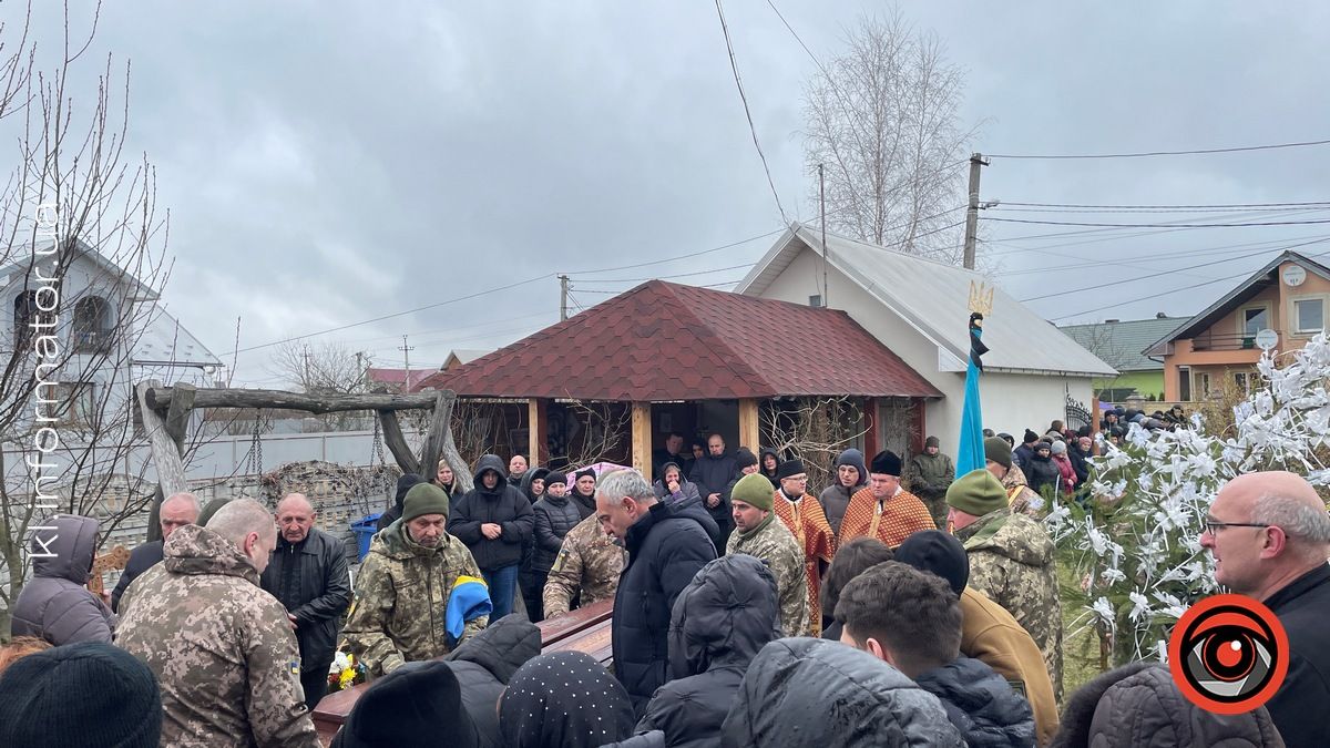 Сильно любив Україну: на Коломийщині попрощалися із Героєм Романом Костюком 4