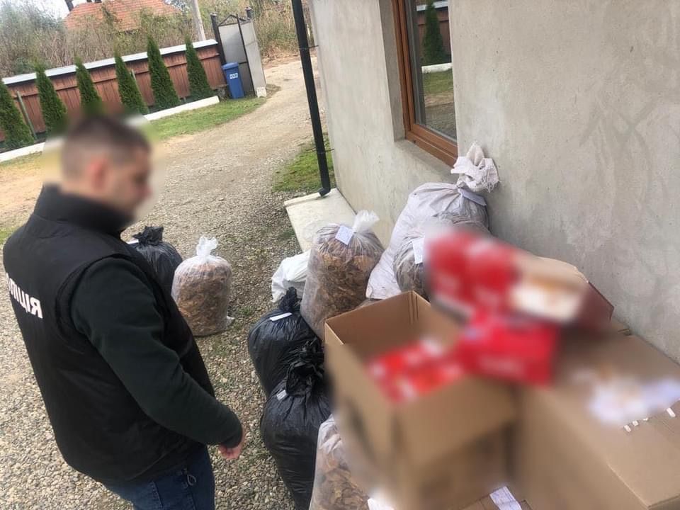 Троє мешканців Коломийщини налагодили незаконну схему із виробництва та збуту тютюну 1