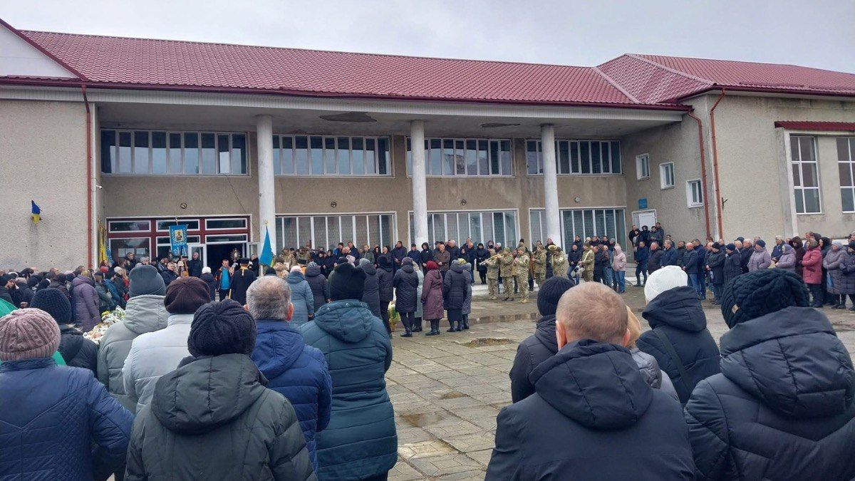 У Турці попрощалися з воїном Ярославом Лавруком