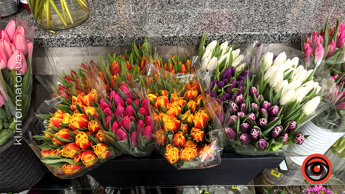 Тюльпани, троянди та хризантеми: скільки вартують квіти у Коломиї перед 8 березня 10