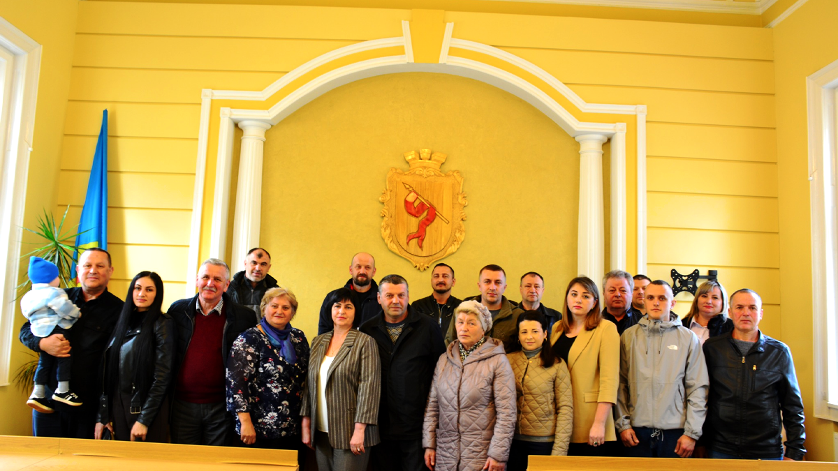 У Надвірній вручили відзнаки «За мужність та доблесть» добровольцям та родинам добровольців 2