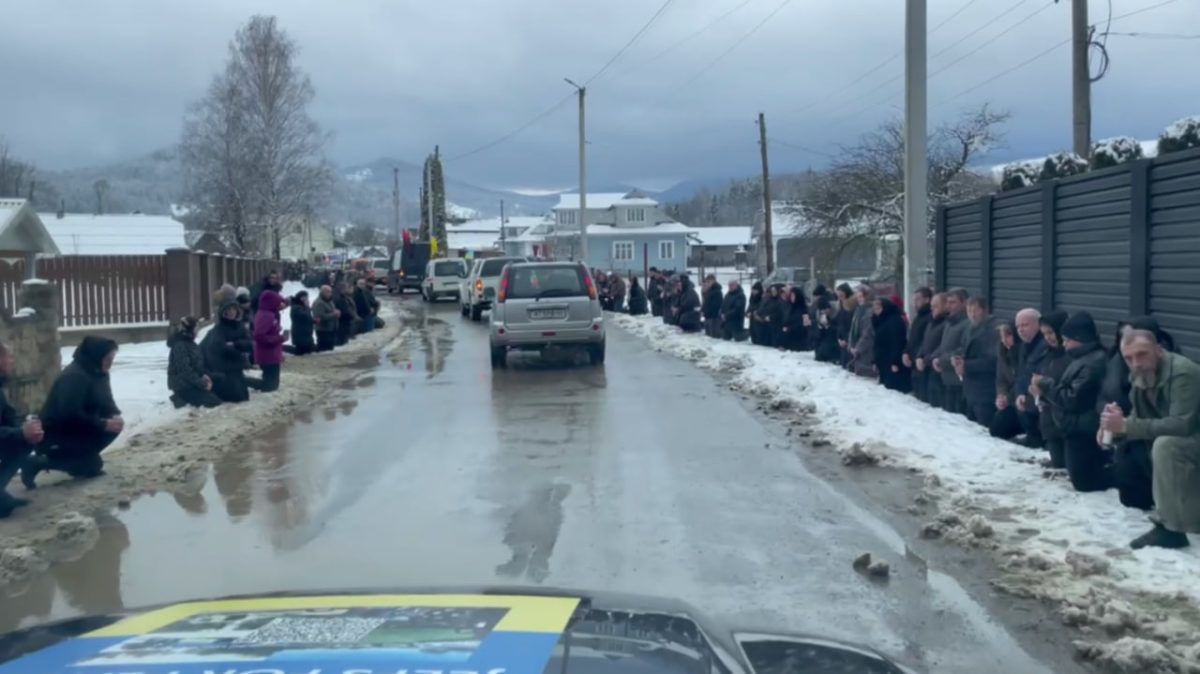 Косівщина на колінах зустріла полеглого Героя Михайла Прощука 6