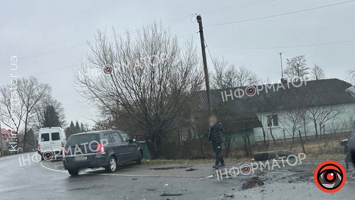 Вранці 25 березня зіткнулися автівки у Марківцях. ФОТО 2