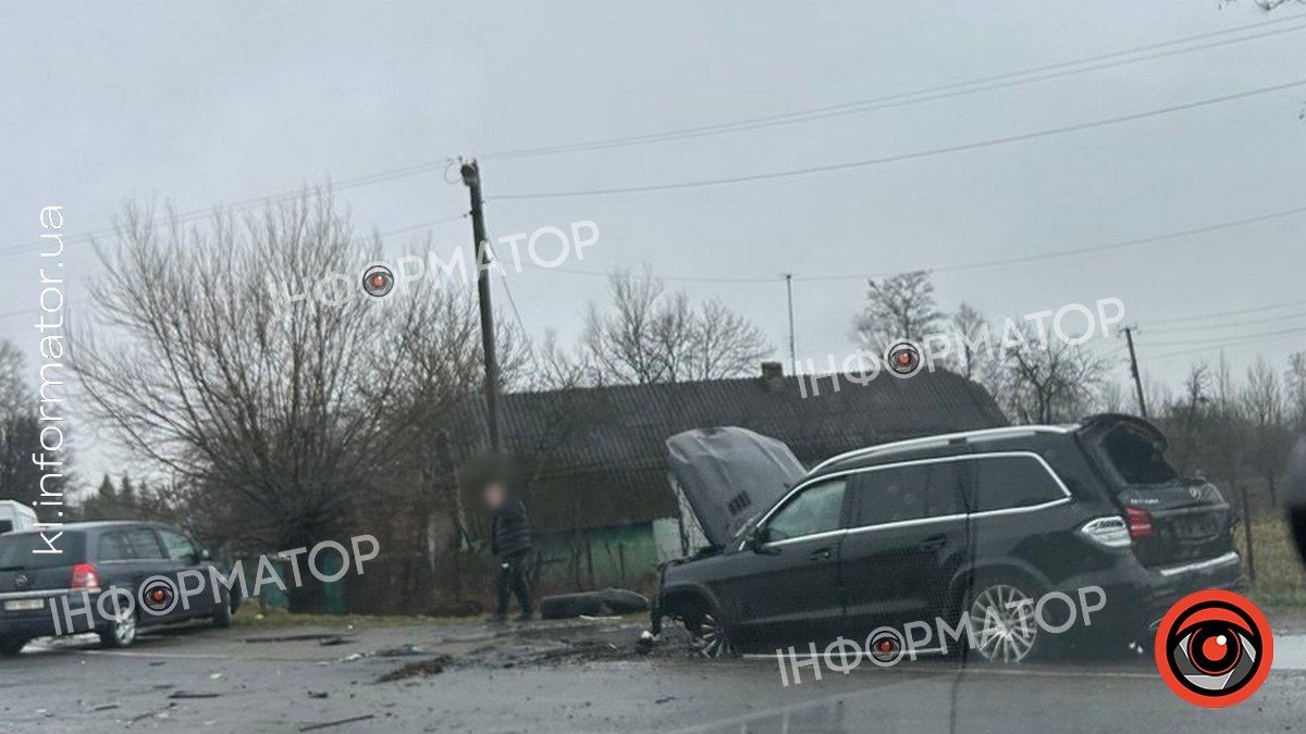 Вранці 25 березня зіткнулися автівки у Марківцях. ФОТО