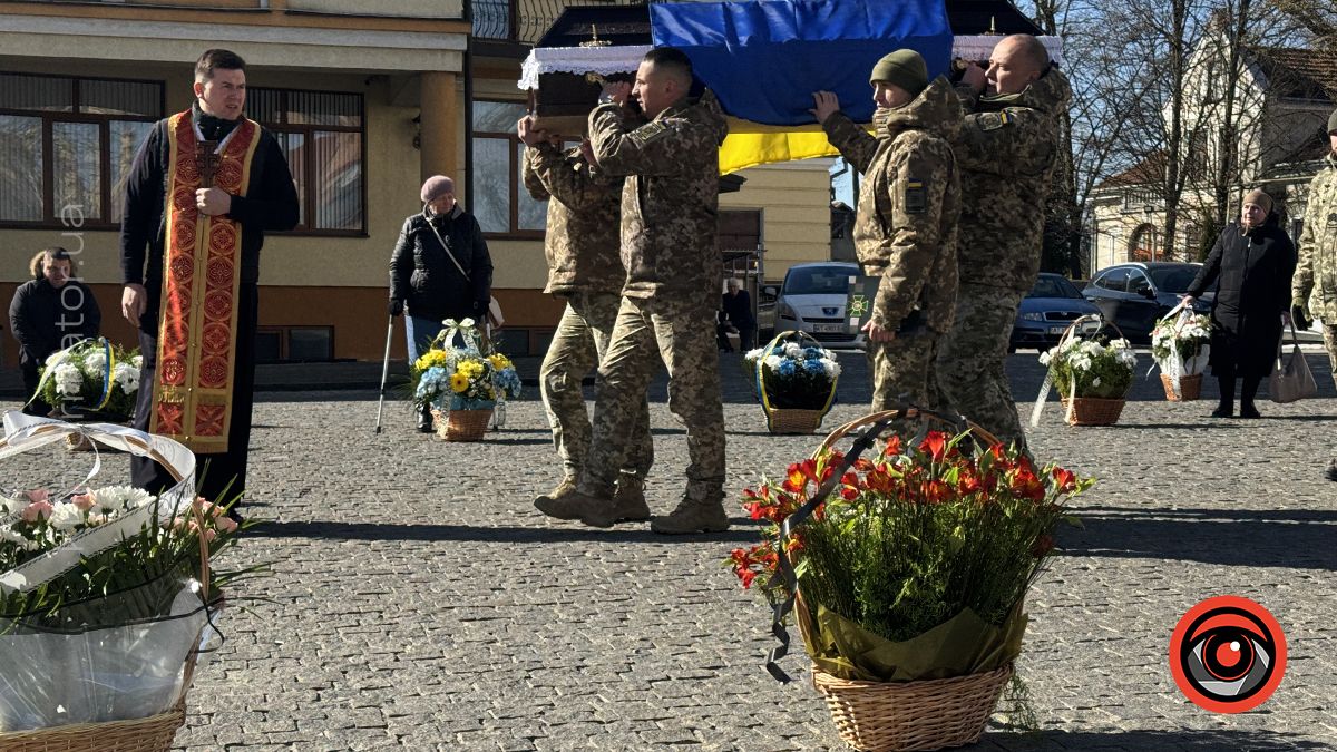 Коломия попрощалася з молодим прикордонником Сергієм Могильняком 4