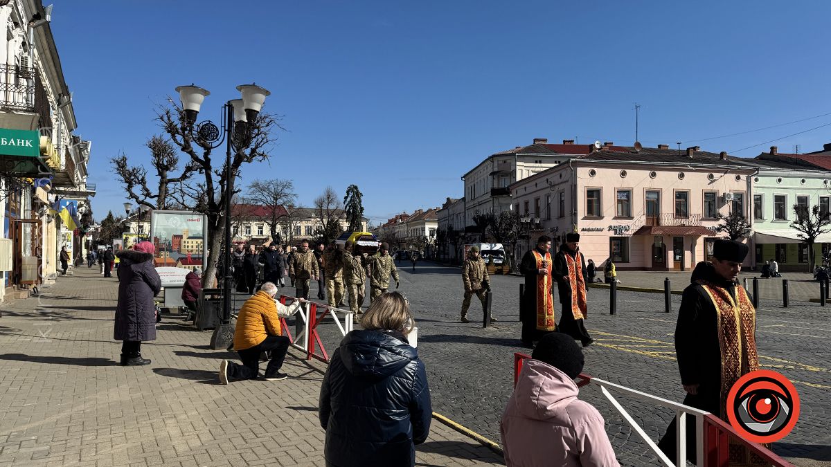 Коломия попрощалася з молодим прикордонником Сергієм Могильняком 16