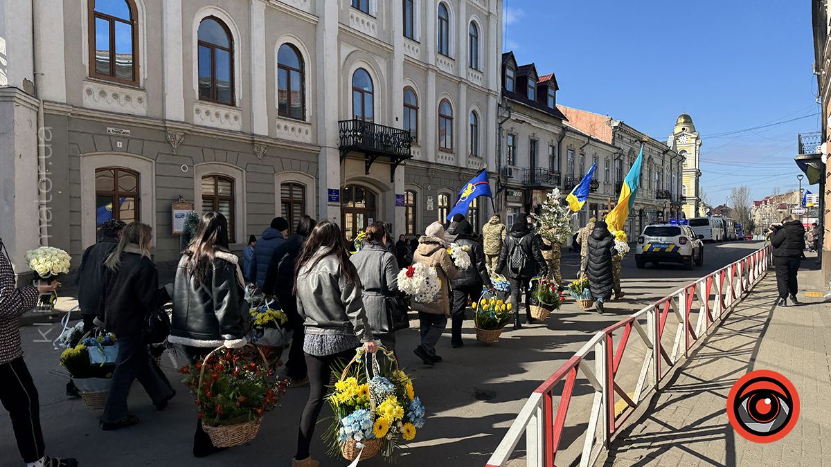 Коломия попрощалася з молодим прикордонником Сергієм Могильняком 15