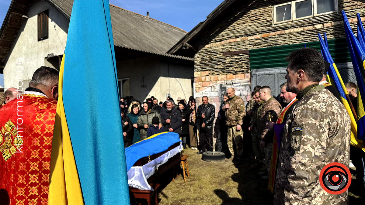 У Воскресінцях на вічний спочинок провели захисника Романа Качелюка