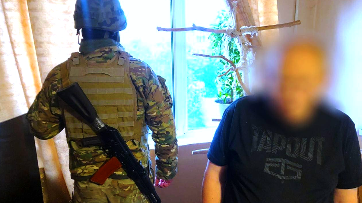 Постачали наркотики ув’язненим: на Прикарпатті судитимуть 12 членів злочинної організації 1