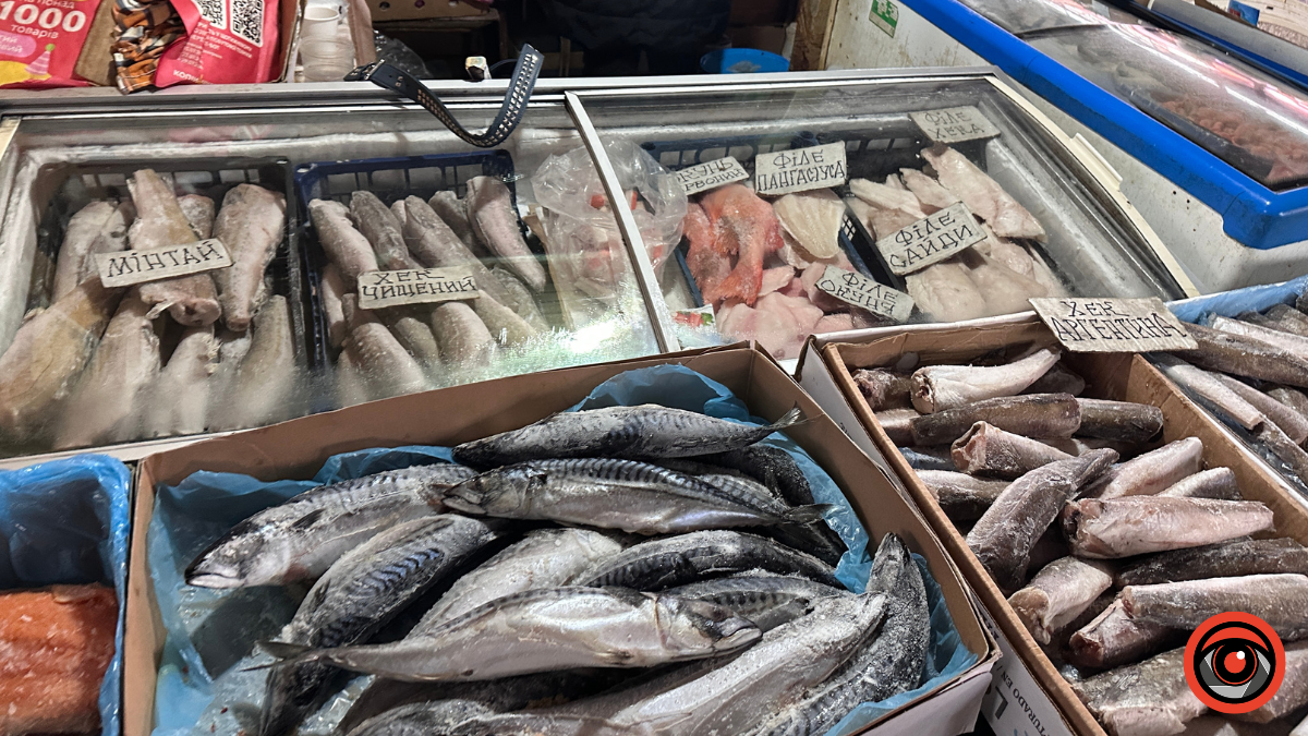 Скільки коштують риба та морепродукти на ринку Коломиї 2