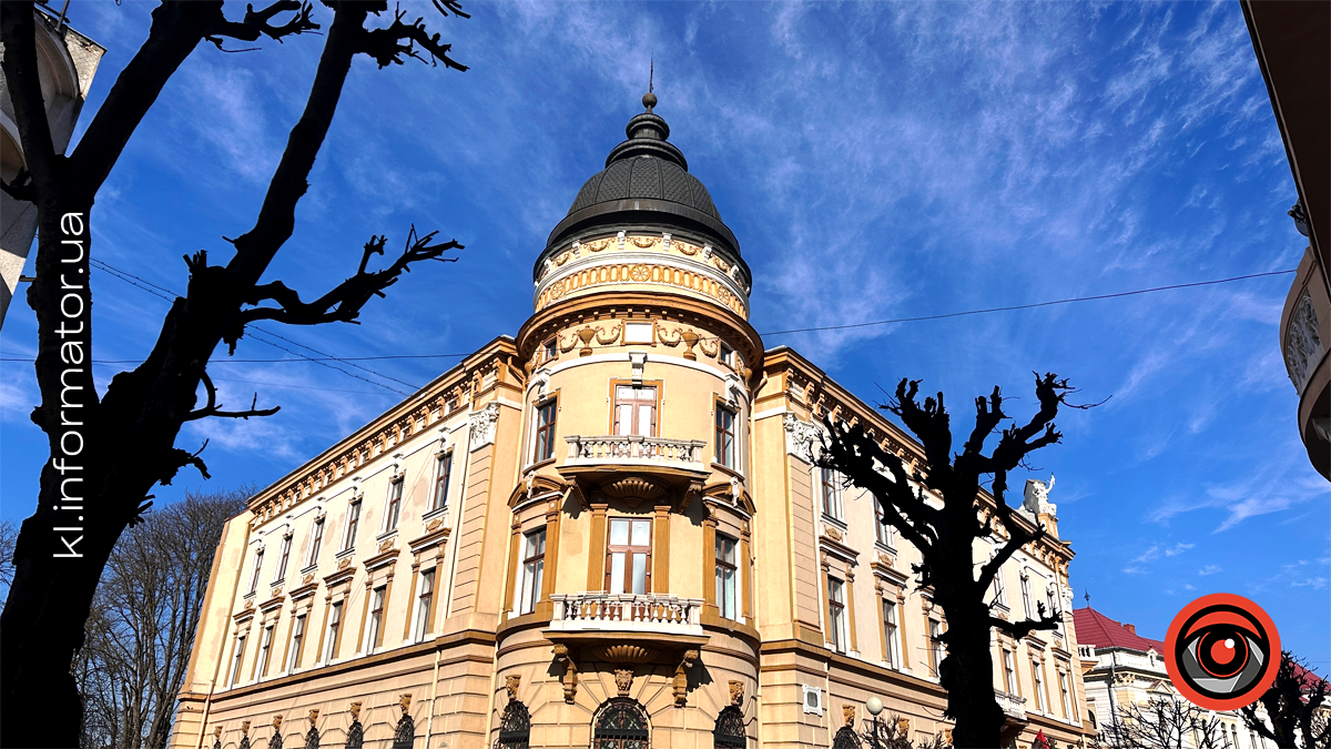 Перші теплі промені сонця: фоторепортаж березневої Коломиї 13