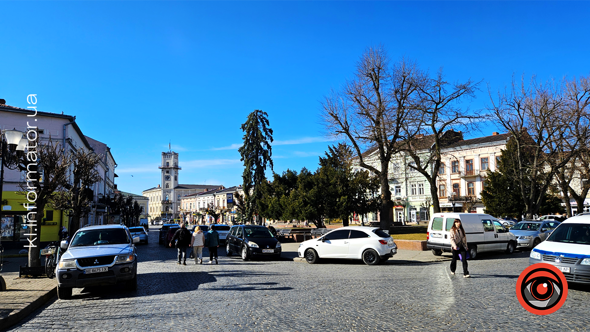 Перші теплі промені сонця: фоторепортаж березневої Коломиї 3