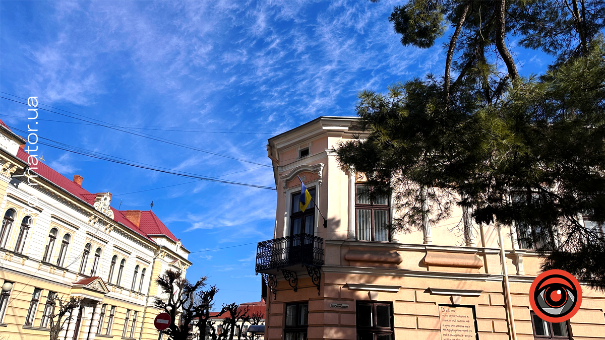 Перші теплі промені сонця: фоторепортаж березневої Коломиї 10