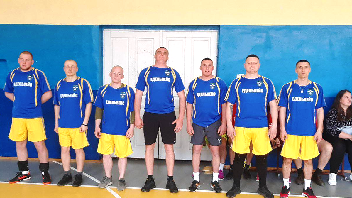 У Коломиї ветерани та військовослужбовці-едельвейси змагалися у турнірі з волейболу 2