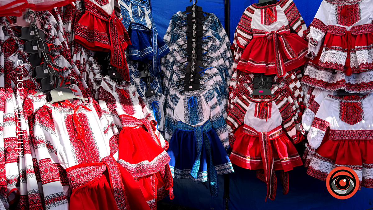 Коломийський ринок вишиванок: місце, де традиції минулого поєднуються із сучасністю 5