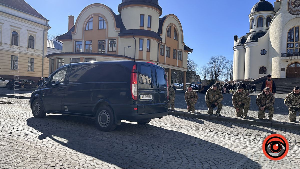 У Коломиї зустріли кортеж померлого воїна Сергія Могильняка 2