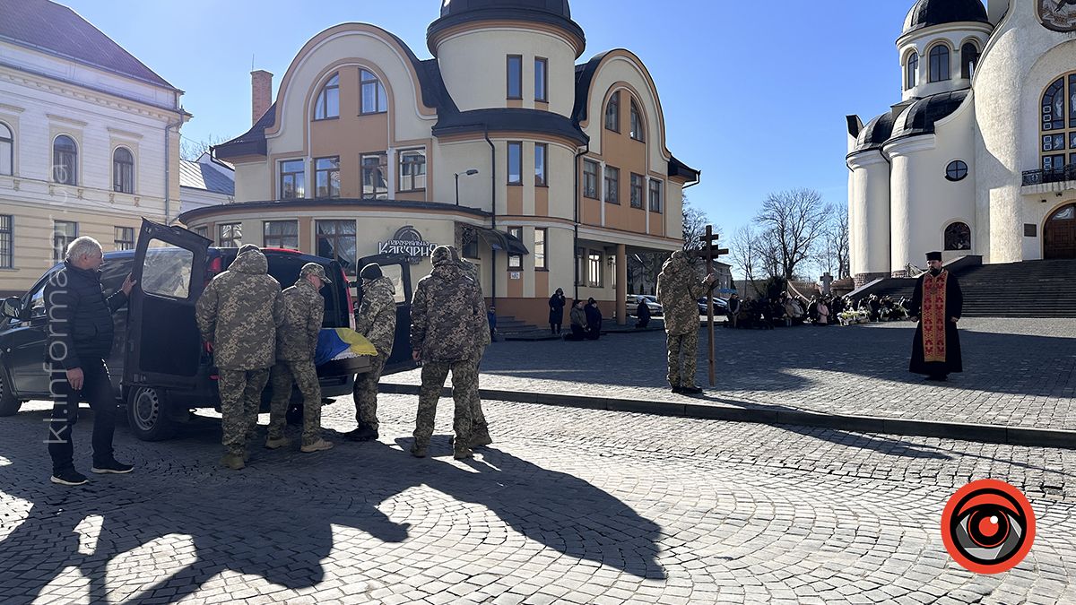 У Коломиї зустріли кортеж померлого воїна Сергія Могильняка 4